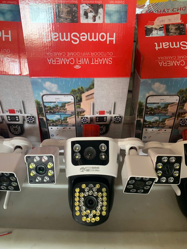 Camera Yoosee 4 mắt 3 khung hình Xoay 3 hướng khác nhau, tích hợp 3 camera trong 1 tiện lợi